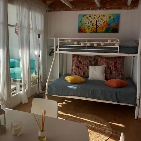 Loft Cerca De Barcelona Apartment *